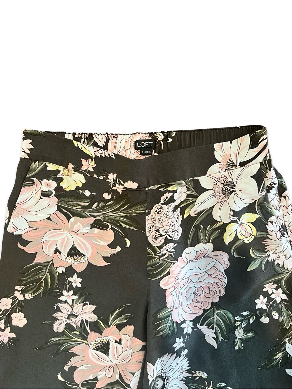 Loft Wide-Leg Cropped Pants Olive green with White & Pink Blush Floral - Picture 4 of 6